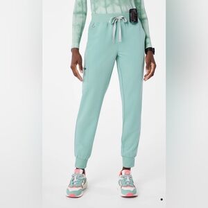 Figs Women's Mint Green Jogger Scrub Pants in Seaglass Size Large